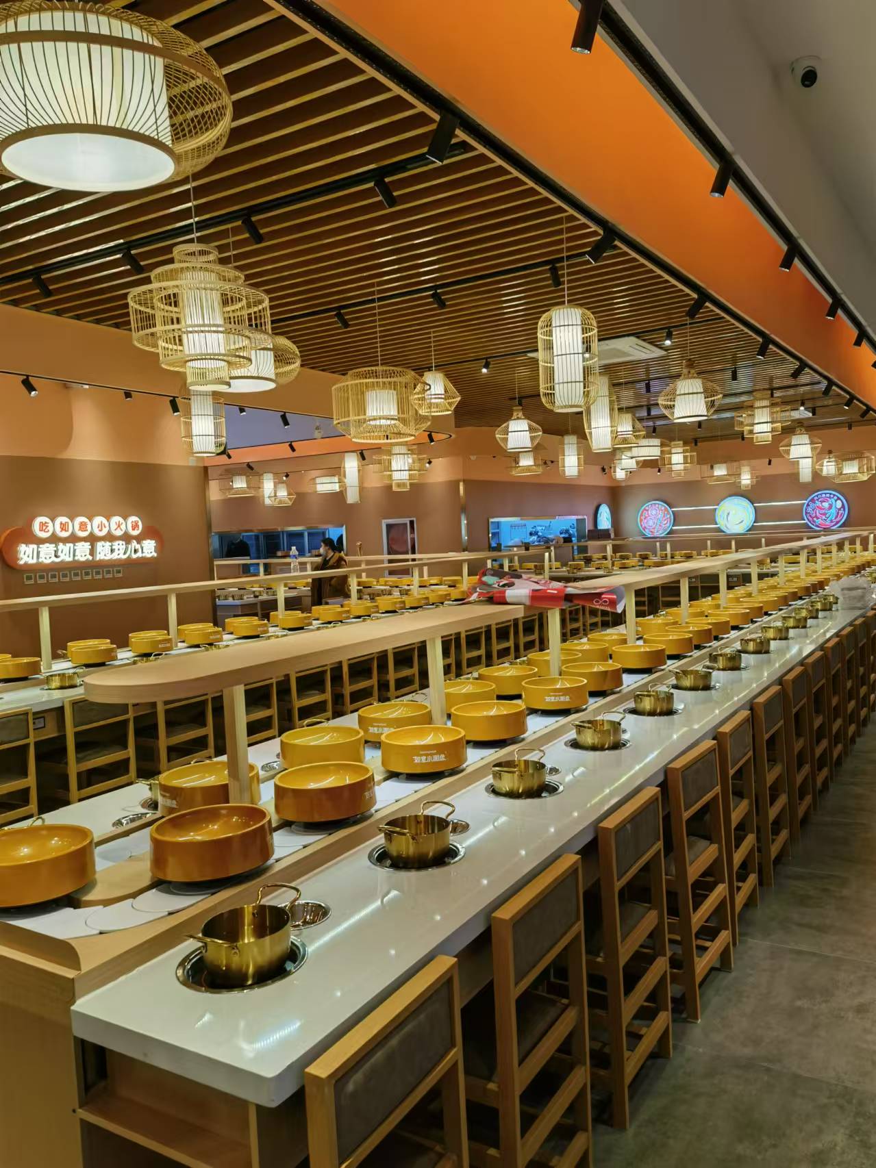 室内旋转小火锅设备